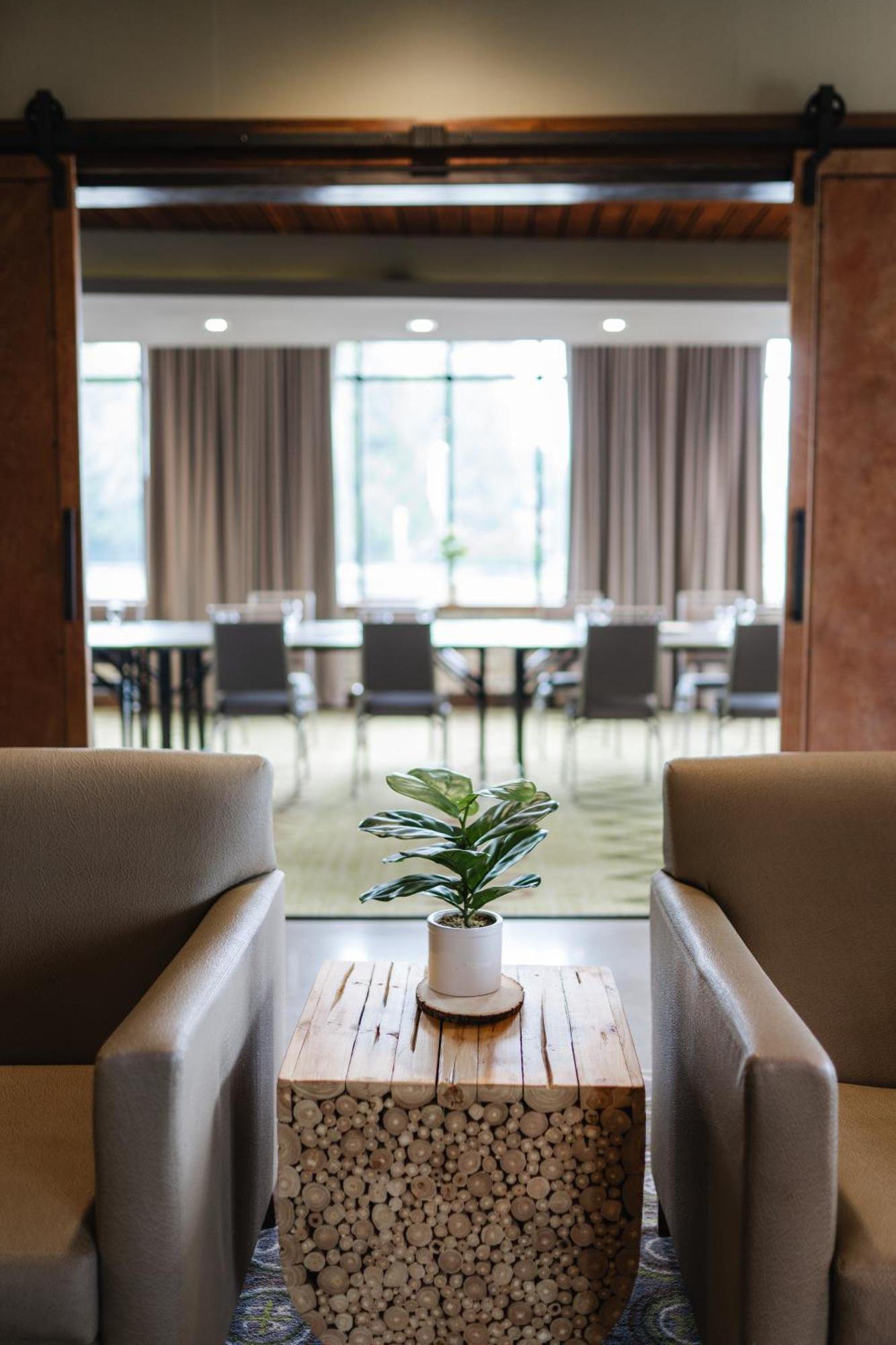 Hotel Indigo Traverse City By Ihg Exterior foto